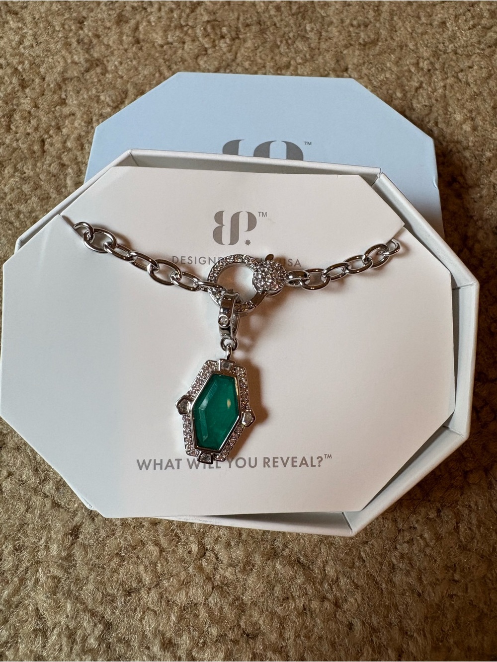 Designer Silver-Link Necklace with Emerald Green Faceted Pendant